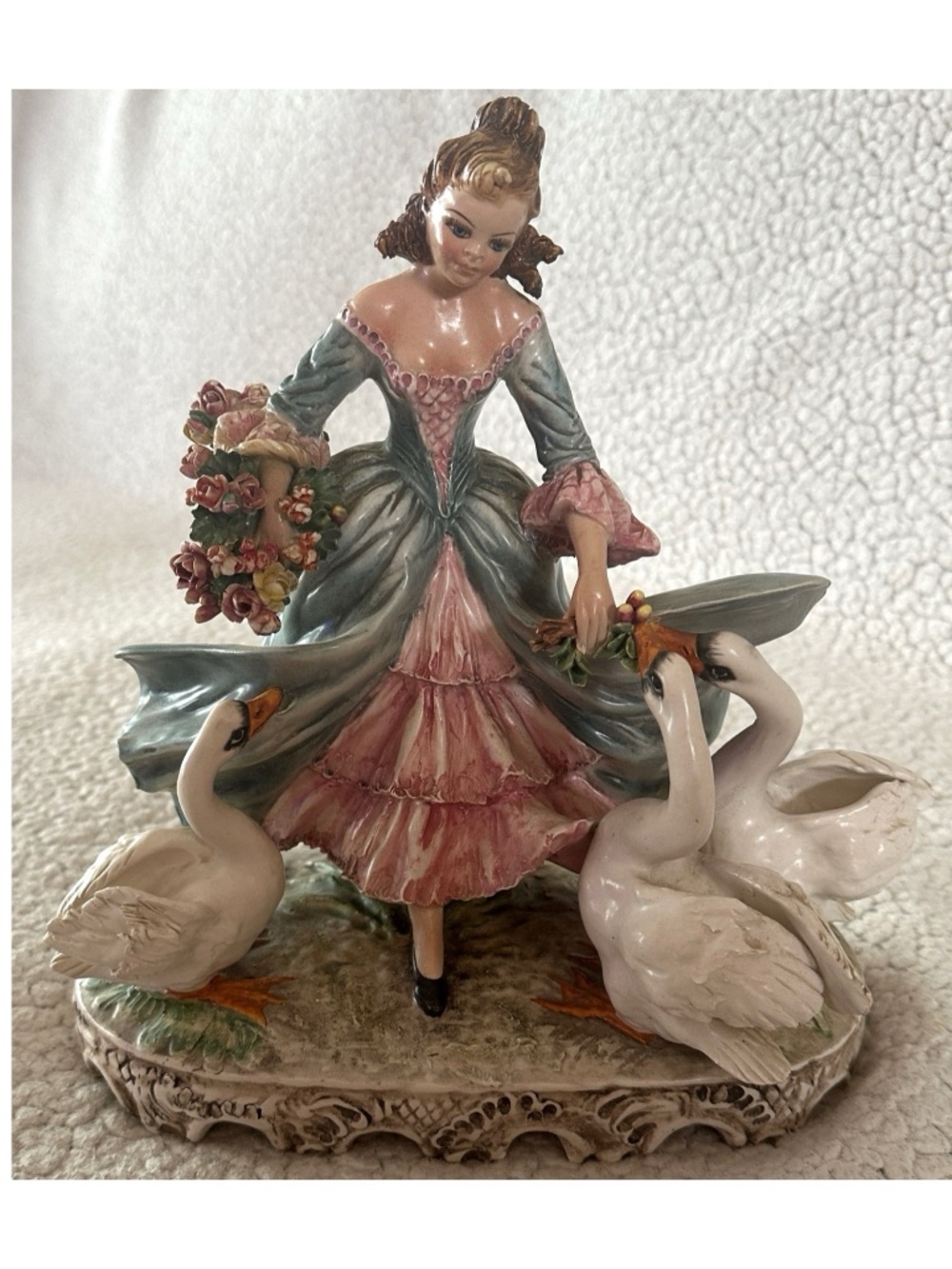 CAPODIMONTE Mollica Vintage Porcelain Figurine 10”x9” Lady w/ Swans Italy